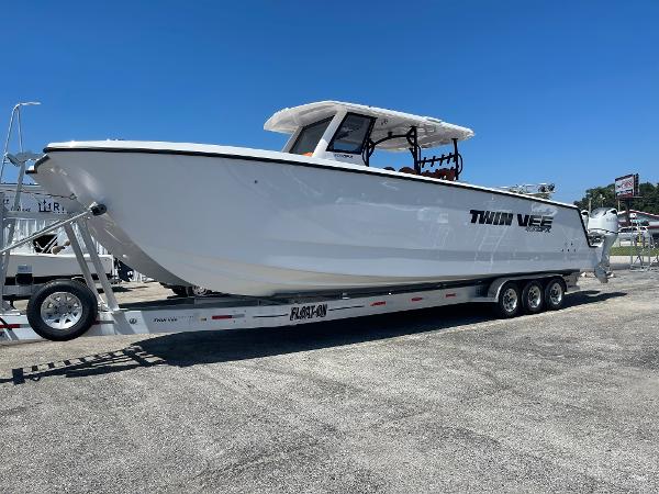 Twin Vee - Full polish / Ceramic