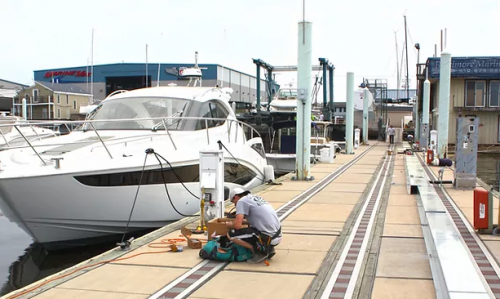 Oasis Marinas at Clinton St. Boatel